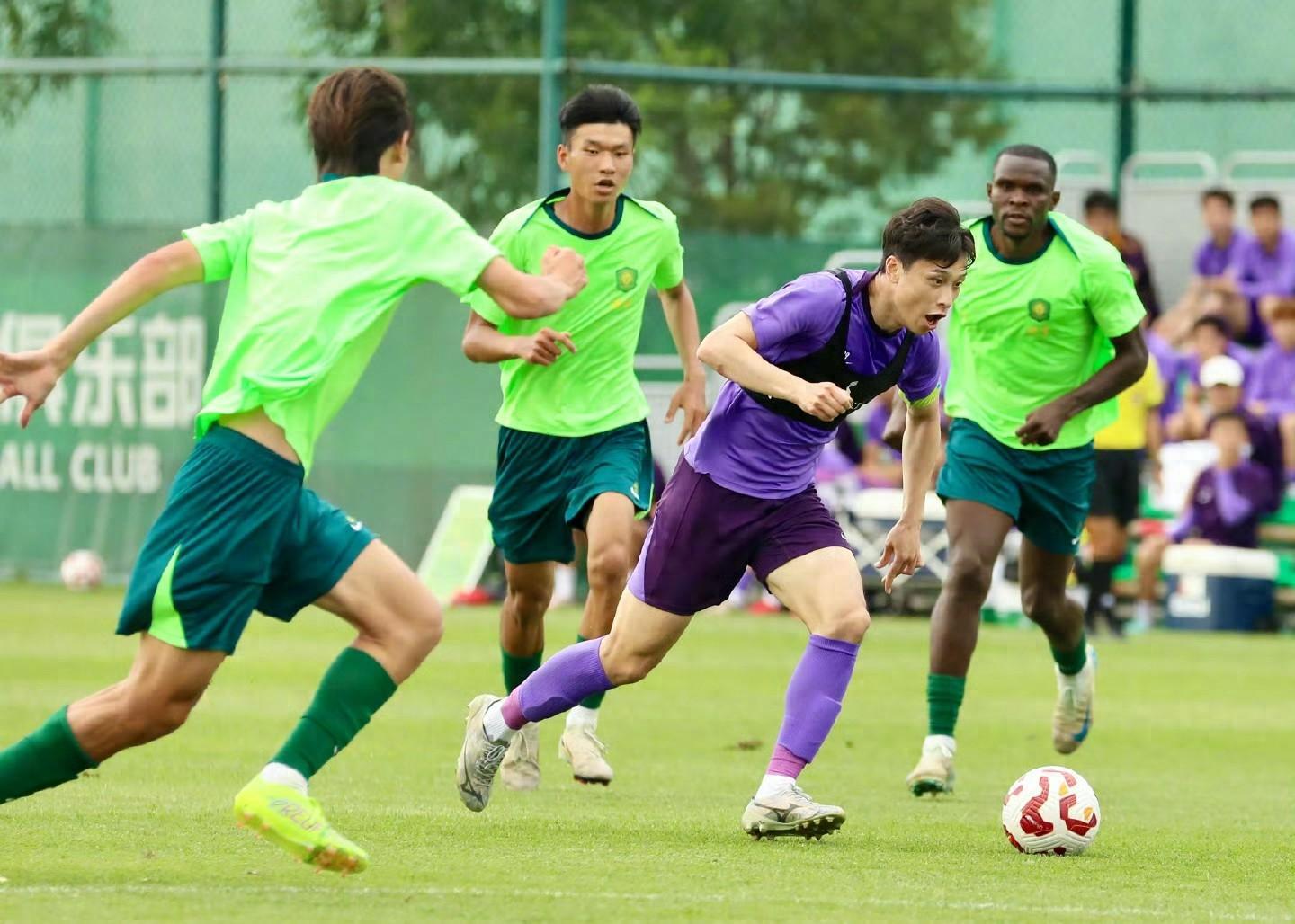 ayx爱游戏在线入口-赛地聚焦：中超集结日热度飙升；波尔图绝杀压哨；引发热议；赛程密集仍需轮换的简单介绍